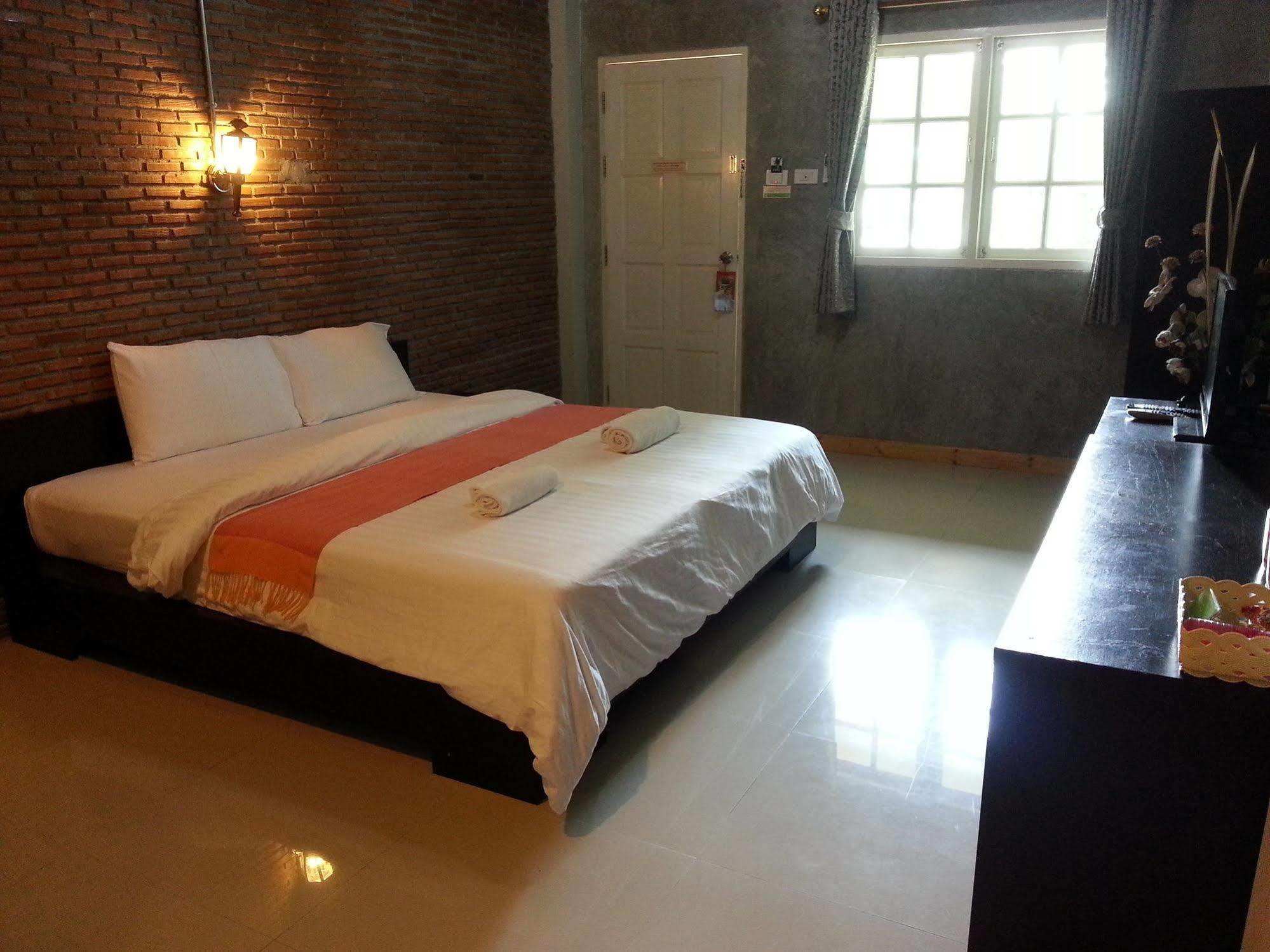 Bamboo House Kanchanaburi Exterior photo